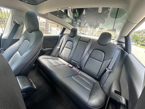 Used 2018 Tesla Model 3 Long Range image 14