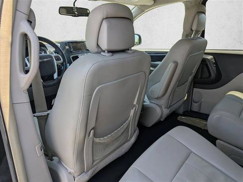 Used 2016 Chrysler Town & Country LX FWD image 23