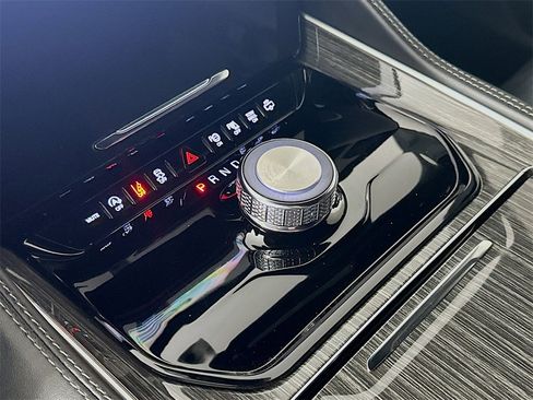 Used 2022 Jeep Wagoneer Series III w/ Convenience Group I image 16