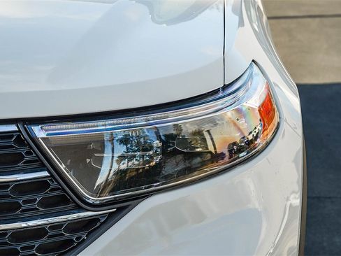 Used 2023 Ford Explorer XLT image 8