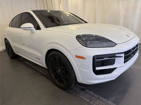 Certified 2025 Porsche Cayenne GTS AWD/4WD image 7