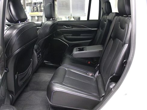 Used 2022 Jeep Grand Cherokee Limited w/ MOPAR Finishing Package AWD/4WD image 29