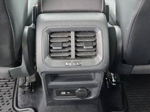Used 2022 Volkswagen Tiguan SE FWD image 12