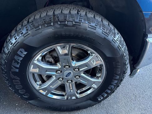 Used 2021 Ford F150 Lariat image 12