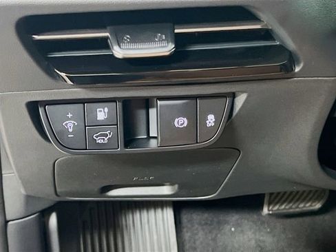New 2025 Kia EV6 Wind image 10