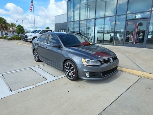 Used 2012 Volkswagen Jetta GLI FWD image 2