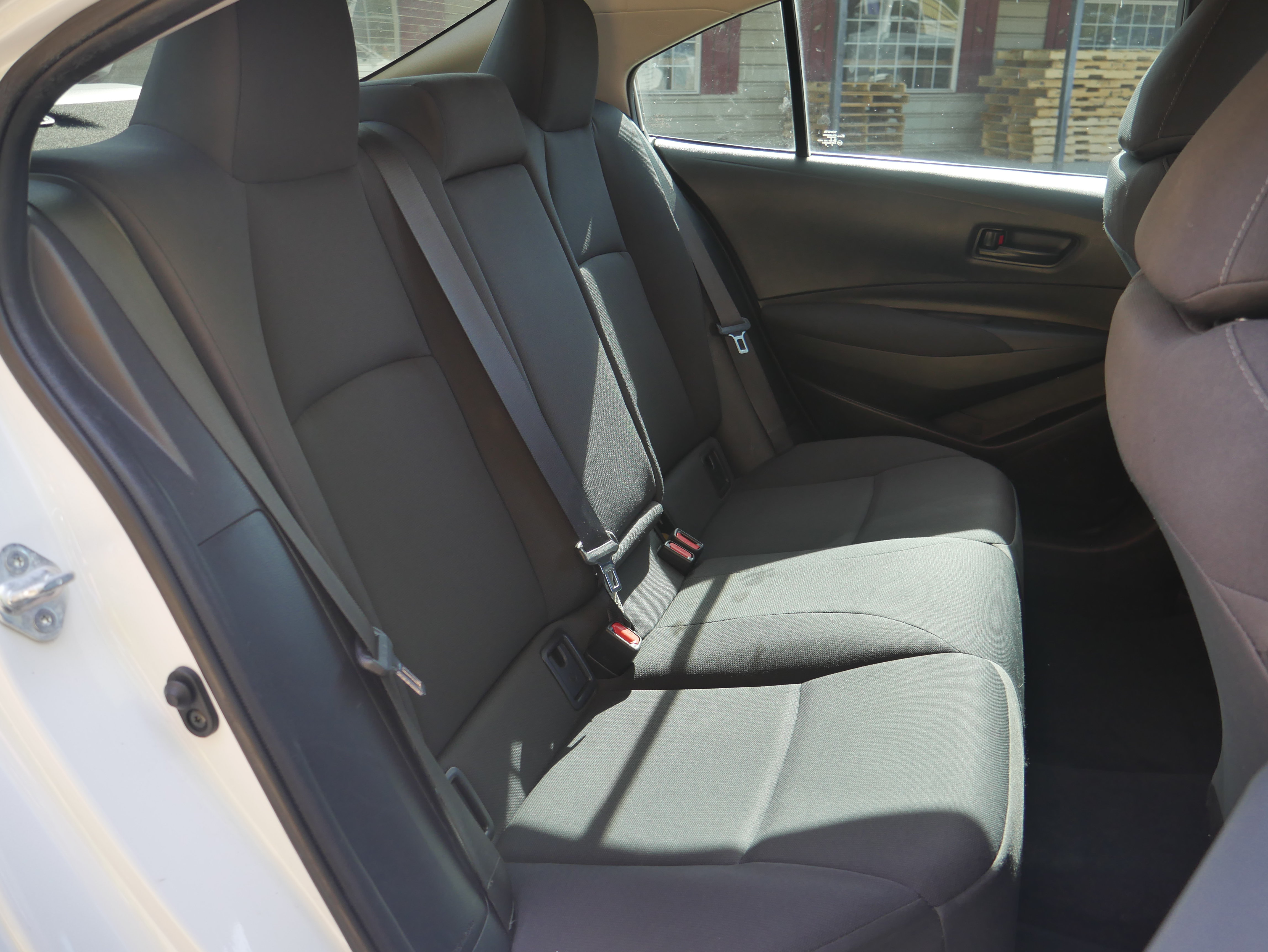 Used 2022 Toyota Corolla LE FWD image 18