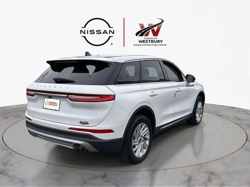 Used 2023 Lincoln Corsair AWD image 2