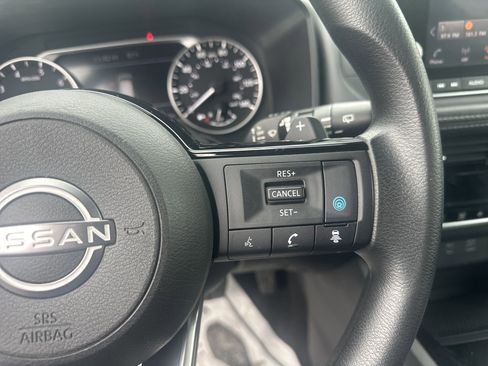 Used 2022 Nissan Rogue SV AWD/4WD image 21