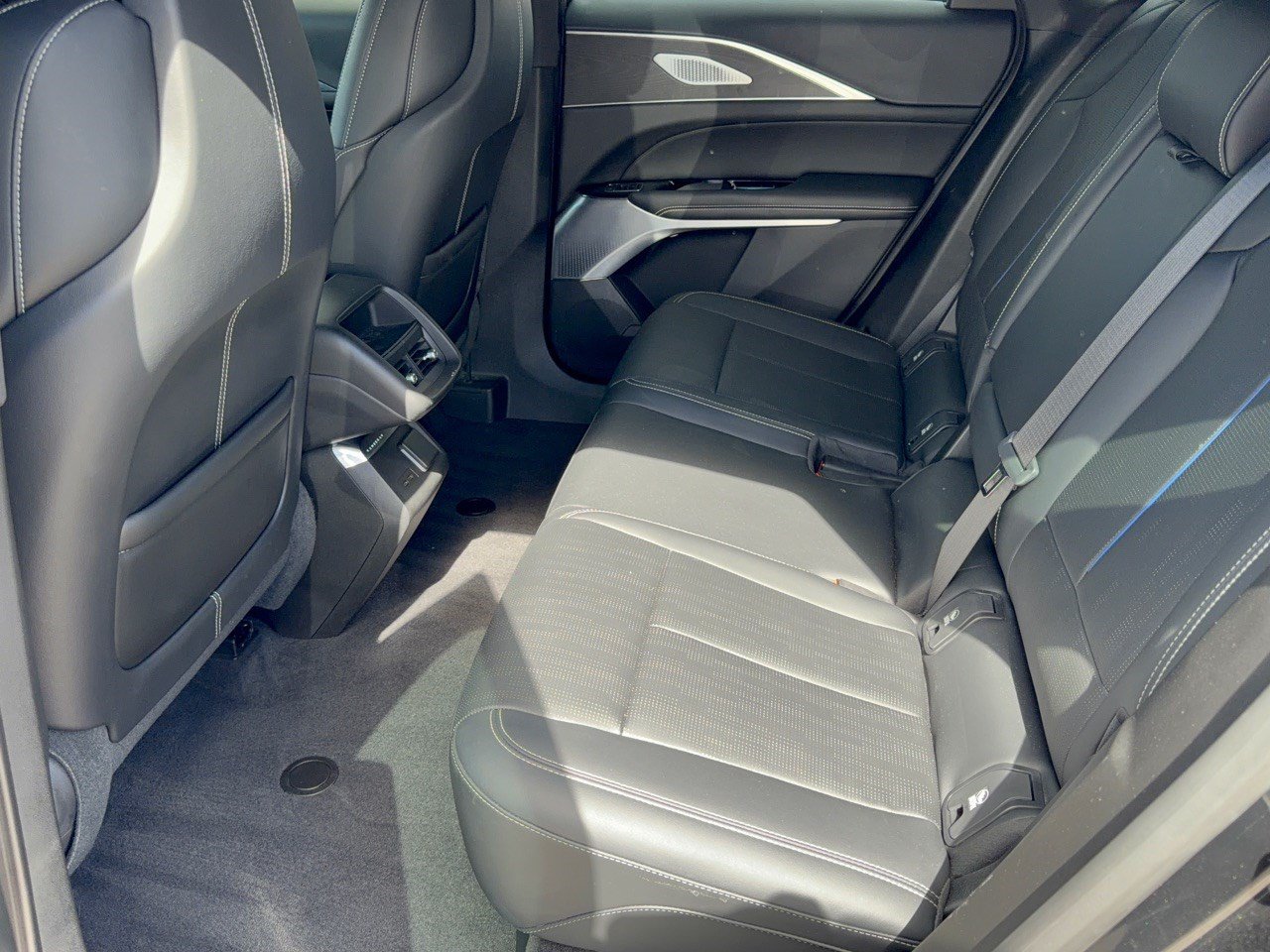 Used 2024 Cadillac Lyriq Sport RWD image 25