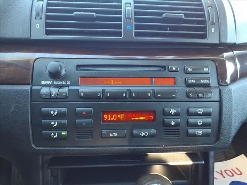 Used 2005 BMW 325i Sedan image 22