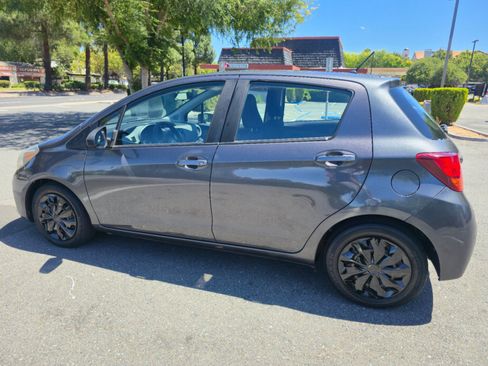 Used 2015 Toyota Yaris L FWD image 10
