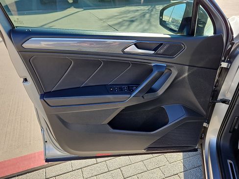 Certified 2023 Volkswagen Tiguan SE R-Line image 13