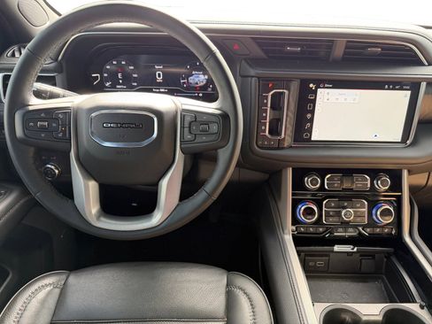 Used 2024 GMC Yukon XL Denali AWD/4WD image 12
