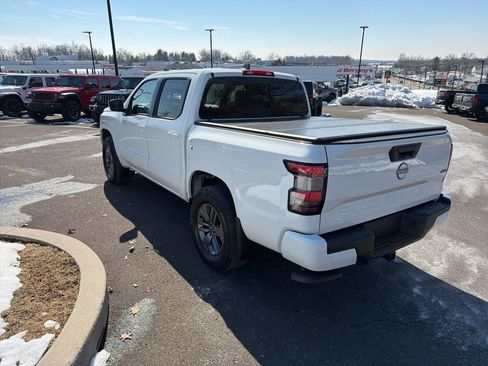 Used 2025 Nissan Frontier SV image 4