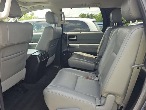 Used 2021 Toyota Sequoia Limited w/ Safety & Convenience Package AWD/4WD image 10