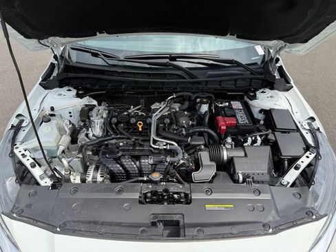 Used 2025 Nissan Altima 2.5 SV FWD image 16
