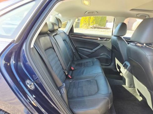 Used 2014 Volkswagen Passat 1.8T SEL Premium image 18