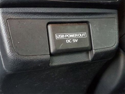 Used 2018 Subaru Outback 2.5i Premium image 11