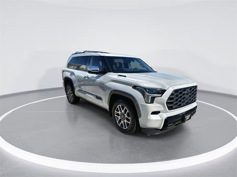 Used 2025 Toyota Sequoia 4WD image 2