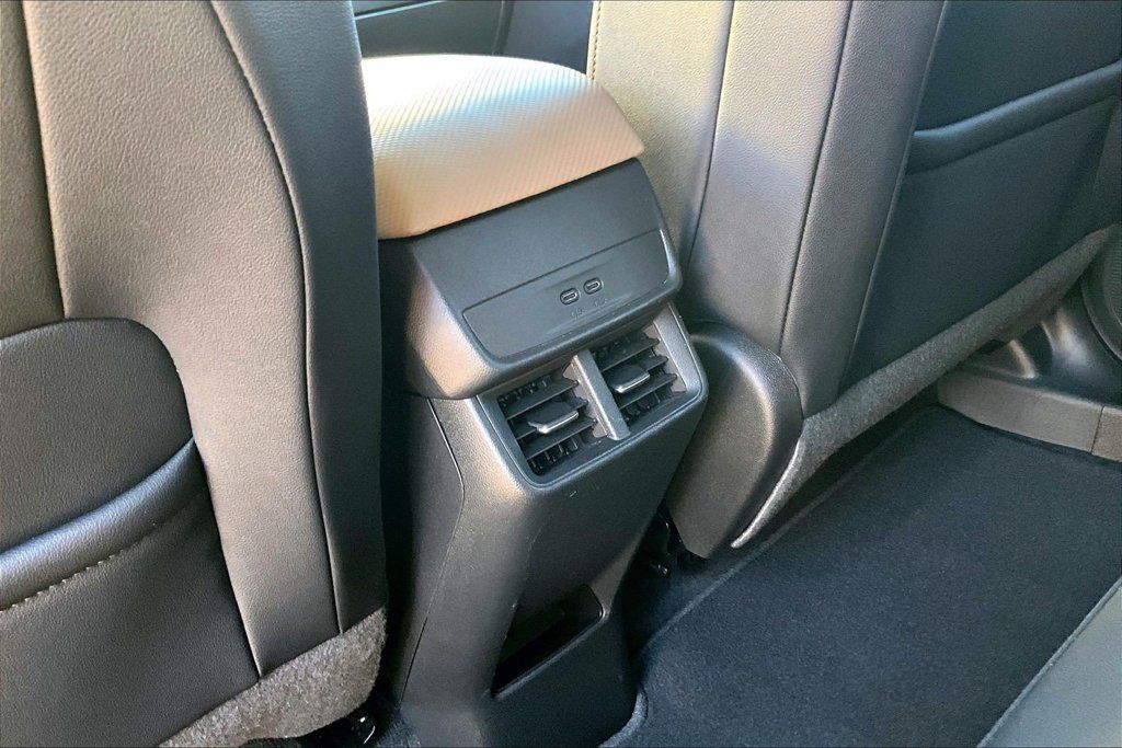 Used 2025 Chevrolet Equinox ACTIV w/ Safety and Technology Package AWD/4WD image 31