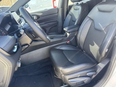 New 2026 Jeep Compass Latitude AWD/4WD image 22