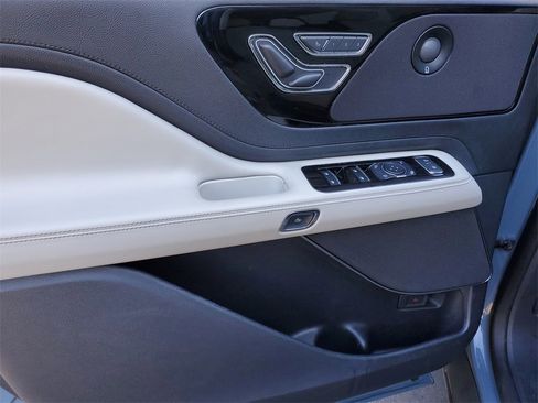 Certified 2025 Lincoln Aviator Reserve w/ Illumination Package image 19