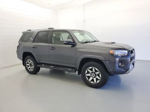Used 2018 Toyota 4Runner TRD Off-Road Premium AWD/4WD image 4
