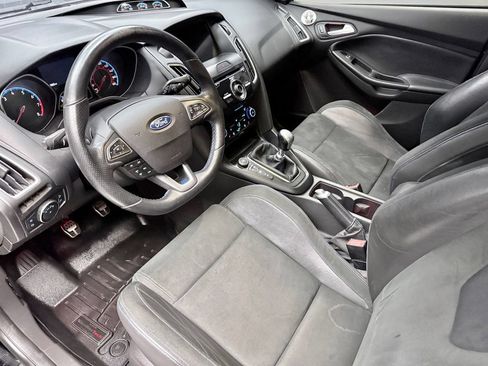Used 2016 Ford Focus RS AWD/4WD image 9