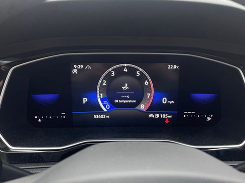 Used 2022 Volkswagen Jetta SE w/ Panoramic Sunroof Package FWD image 12