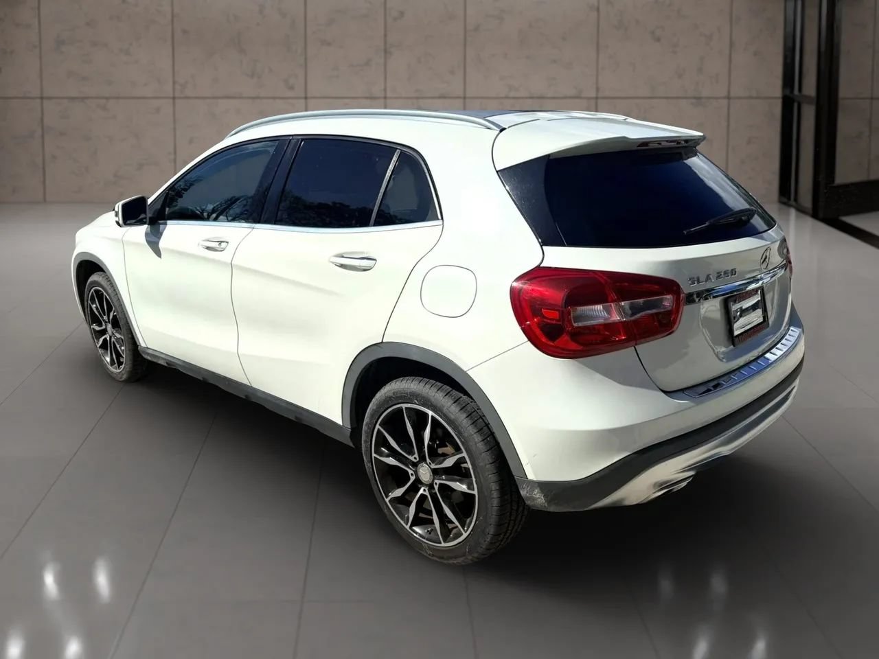 Used 2016 Mercedes-Benz GLA 250 4MATIC image 5