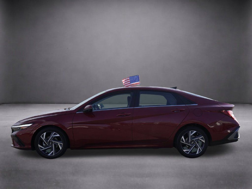 Used 2024 Hyundai Elantra Limited FWD image 8