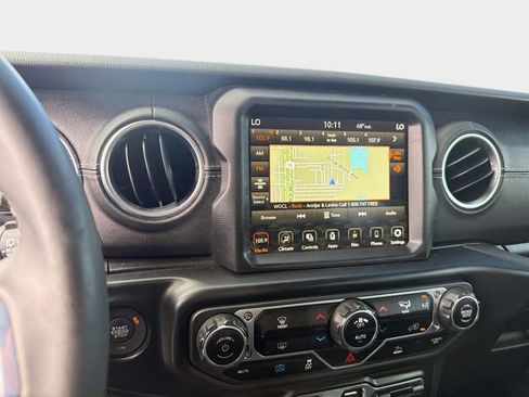 Used 2023 Jeep Wrangler Unlimited Sahara image 23