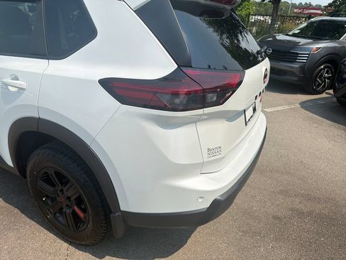 Certified 2026 Nissan Rogue SV AWD/4WD image 37