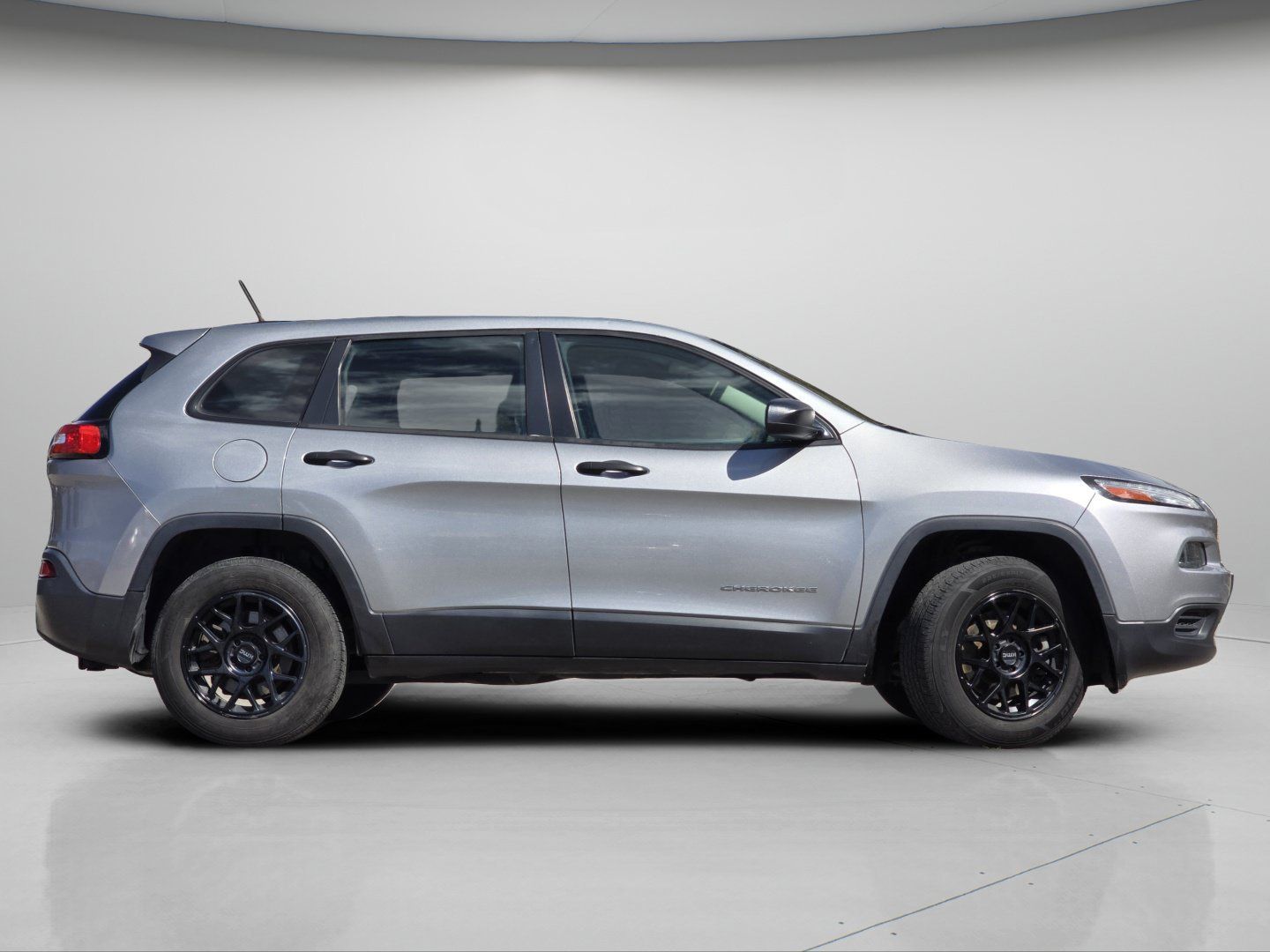 Used 2015 Jeep Cherokee Sport w/ Cold Weather Group AWD/4WD image 22
