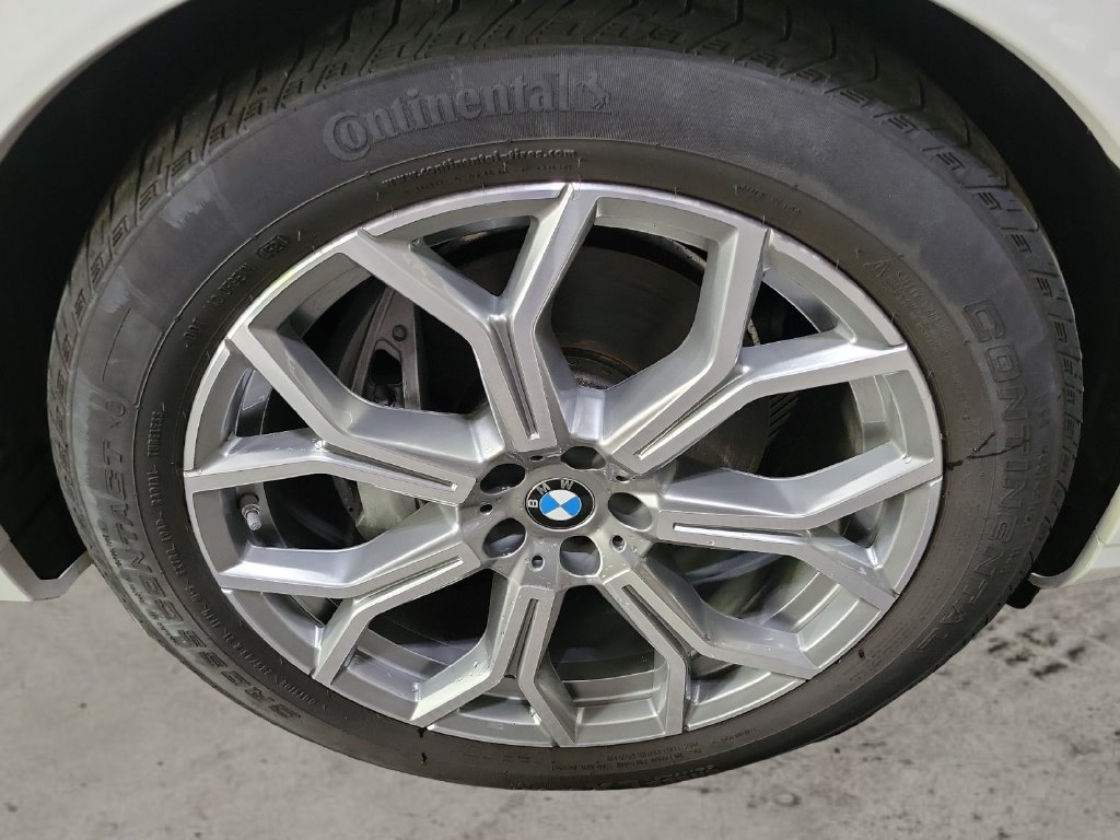 Used 2025 BMW X7 xDrive40i AWD/4WD image 11