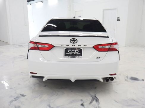 Used 2020 Toyota Camry SE FWD image 7