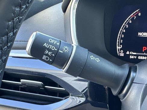 Used 2023 Acura MDX SH-AWD image 29