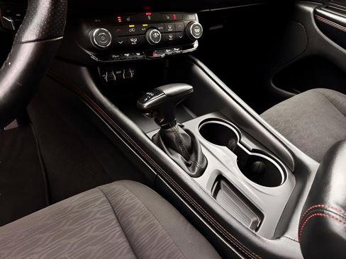 Used 2023 Dodge Durango GT RWD image 12
