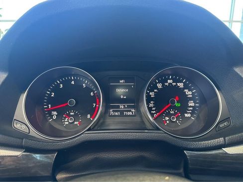 Used 2018 Volkswagen Passat 2.0T SE FWD image 3