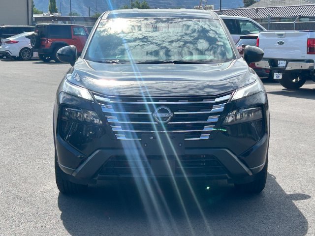 Used 2025 Nissan Rogue SV AWD/4WD image 9