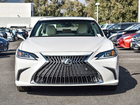 New 2025 Lexus ES 350 w/ Premium Package image 2