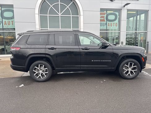 Used 2023 Jeep Grand Cherokee L Limited AWD/4WD image 13