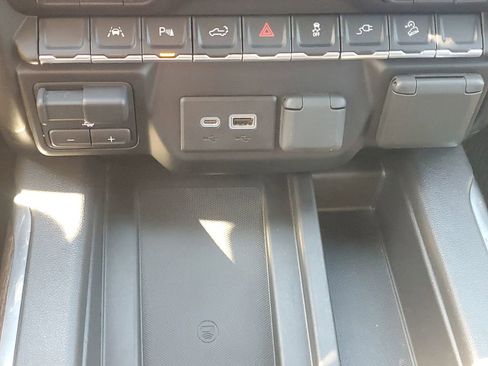 Used 2022 GMC Sierra 1500 Denali w/ Driver Alert Package II image 29