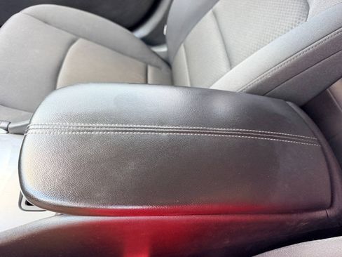 Used 2016 Chevrolet Malibu LT FWD image 41