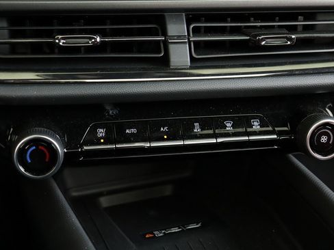 Used 2025 Chevrolet Equinox EV RS image 21