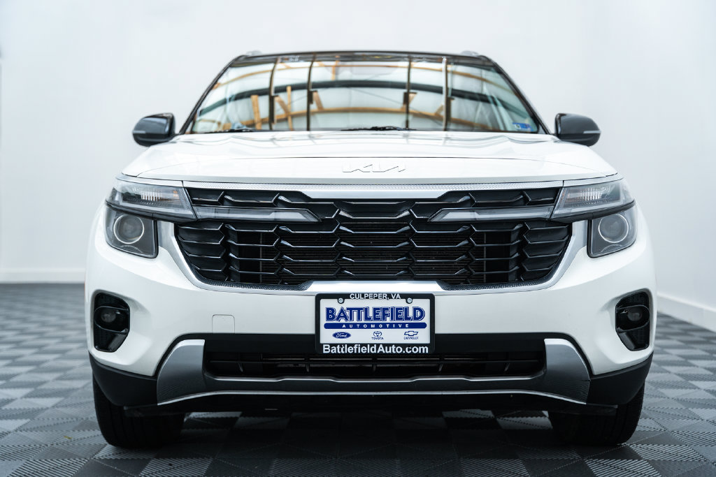 Used 2024 Kia Seltos S AWD/4WD image 2