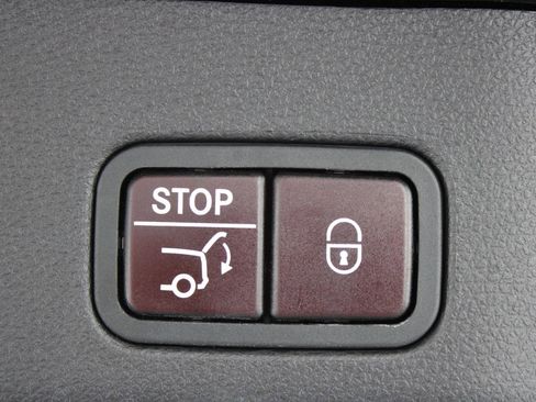 Used 2017 Mercedes-Benz GLE 400 4MATIC image 77