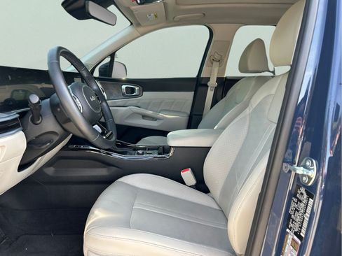 Used 2025 Kia Sorento SX AWD/4WD image 9