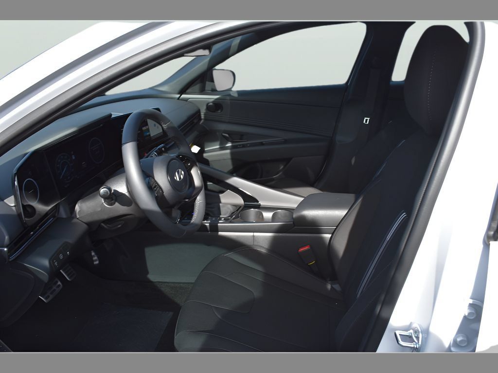 New 2026 Hyundai Elantra SEL FWD image 9